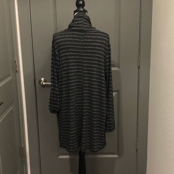 Lane Bryant Turtleneck Top - Picture 2 of 3